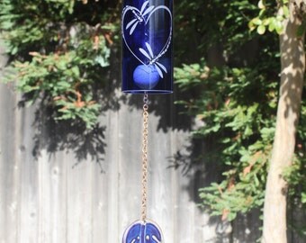 Dragonfly Heart Wine Bottle Windchime - Outdoor Glass Etching House Warming Patio Summer Wedding Bottles Upcycle