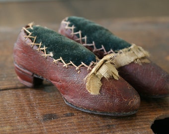 Pair Antique Leather Shoe Pincushions Pin Cushion Sewing Notion Collectible Leather Shoe Pincushion