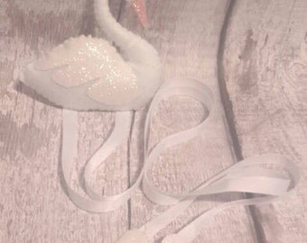 Bow holder, swan bow holder, swan decor, princess decor, hair clip holder, hair accessories, swans, girls bedroom decor, wall hanging