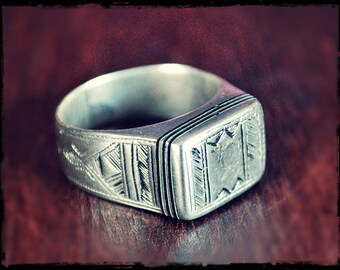 Tuareg Silver Ring with Ebony Inlay- Size 6.25