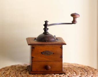 Vintage French Peugeot Coffee Grinder - Mechanical Coffee Mill - Antique French coffee grinder by Peugeot Frères - Vintage decor