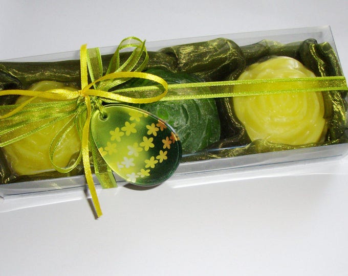 Unusual Easter Gift Set, Luxury Vegan Scented Soaps, Handmade Yellow Green Glass Egg, Easter Hostess Gift, Party Gift Idea, Festive ornament