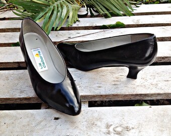 LIZ CLAIBORNE PUMPS, Black leather high heels size 7.5N