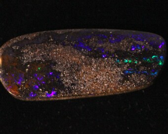 25,34 cts - Opal boulder - Australia - concave freeform cabochon