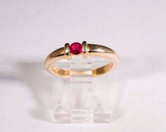 14K Yellow Gold Ruby Ring, size 6.5