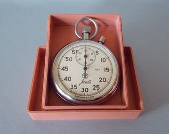 Soviet stopwatch AGAT. Mechanical chronometer USSR. Working. Stopwatch in the home box.