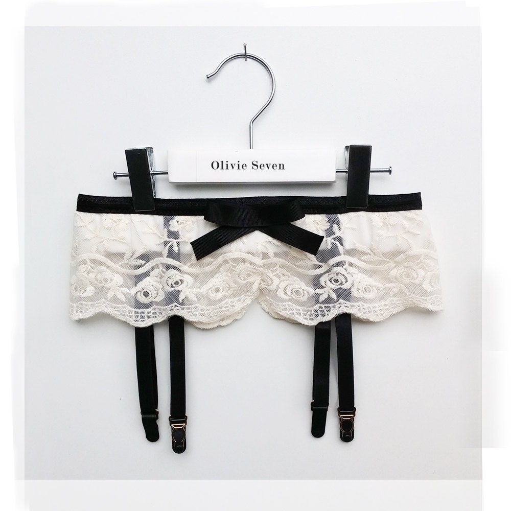 Black and White Garter Belt with lace & bow /Wedding Garter