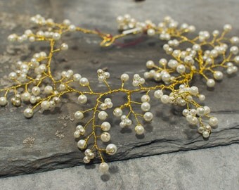 Golden hair wreath with white pearls