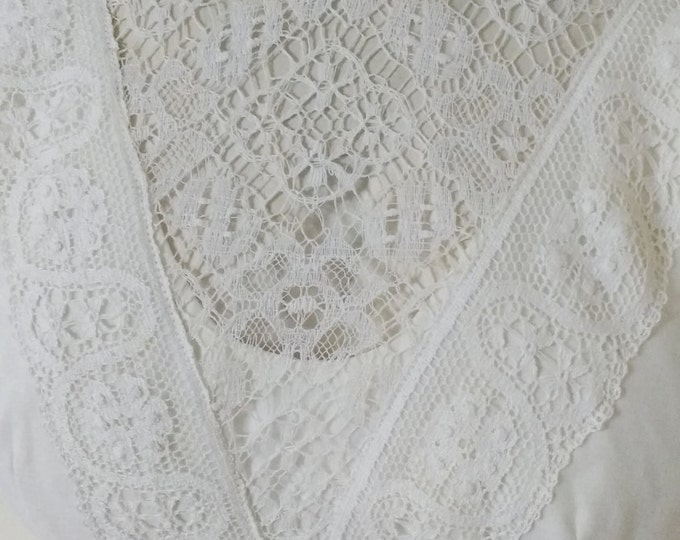 Vintage wedding dress ca 1970s, size S, hippy boho woodlands white wedding dress, lace crochet front, romantic dress