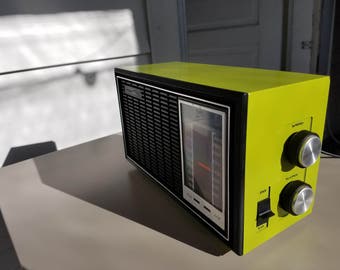 Vintage General Electric Solid State AM FM Radio, Really COOL