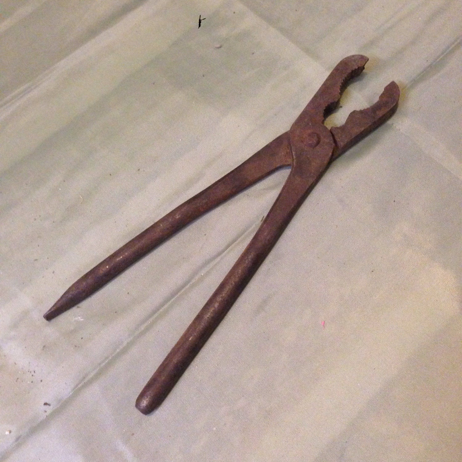 Old pliers from Donscloset on Etsy Studio