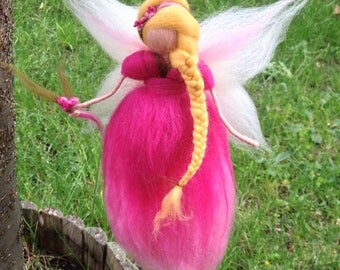 Fairy of the spring, of wool carded in pink