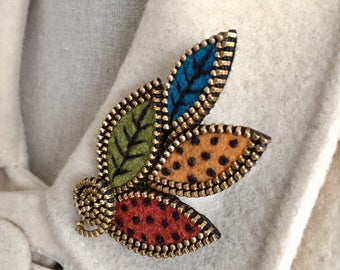 Felt and zipper multi leaf brooch