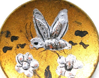 LG Antique BEE BUTTON, 1800s Victorian Insect with flowers on brass. 1 1/16".