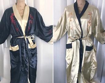 Gorgeous Vintage Asian Silk Embroidered Dragon Robe -- Reversible -- Size L