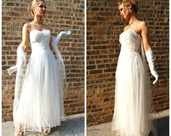 1950s White Gown - Wedding Dress - Strapless Formal // White Tulle Gown // Boho Chic