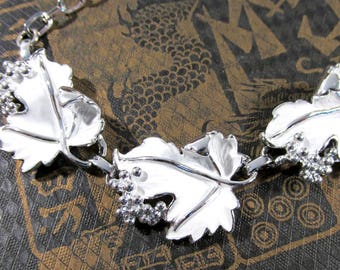 VINTAGE Necklace Whispering Leaves Sarah Coventry SAC White Enamel Silver Leaves Grapes Unique Ready to Wear Vintage Wedding Jewelry (A87)