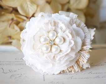 Bride Hair Flower, White Floral Hair Clip, Bridal Hairpiece, Pearl Hair Piece, Fabric Flower, Bridesmaid Accessories, Flower Girl Accessory