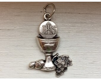 5 Patron Saint Medal Findings,Communion Chalice, Die Cast Silverplate, Silver Color, Oxidized Metal, Made in Italy, Charm, Drop, RO209