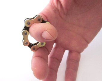 Fidget Toy, 4 Link Fidget Spinner Toy for ADHD, Fidget Finger Spinner, Bike Chain Fidget Toy, 4 link gold, Quiet Fidget Finger Spinner