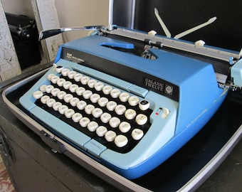 Vintage Portable Manual Typewriter | 1960s Smith Corona Galaxie Twelve | Two Toned Blue | Includes Lockable Case with Original Key