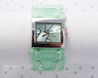 Montre bracelet en verre fusionné verte menthe