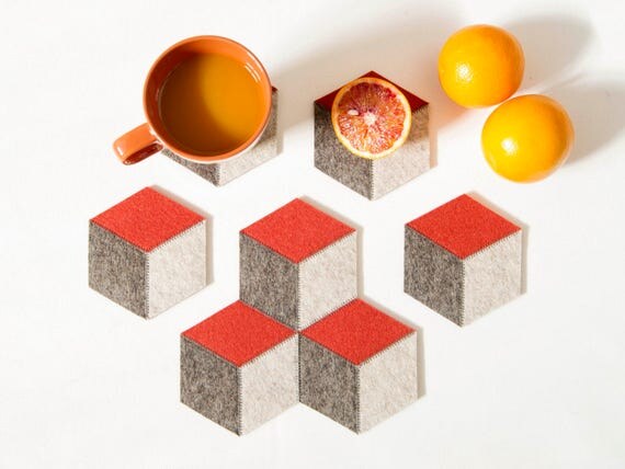 Set of grey and orange felt coasters / wool felt coasters / geometric coasters / hexagonal coasters / wool felt / handmade / made in Italy