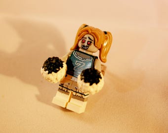 Adjustable zombie cheerleader lego ring