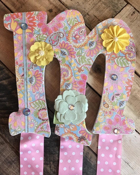 Paisley letter M bow holder /free bow