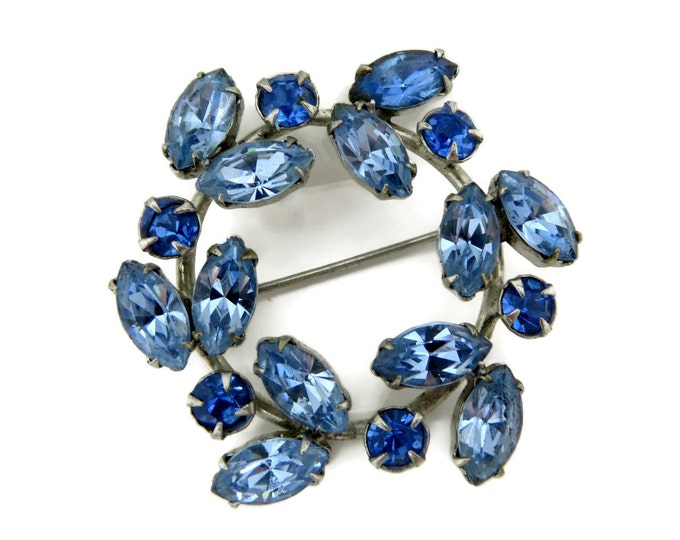 ON SALE! Vintage Weiss Co Ice Blue Silver Tone Rhinestone Circle Pin