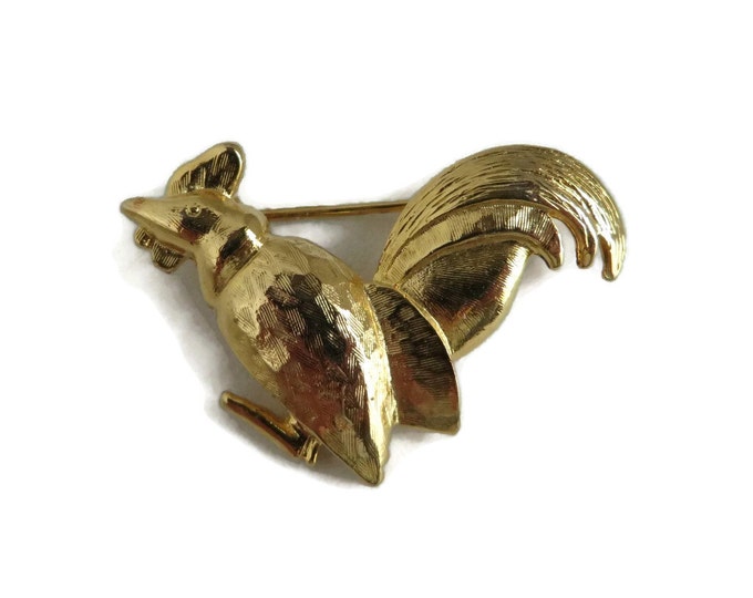 Vintage Rooster Brooch,, Gold Tone Rooster Pin, Hammered Bird Pin, FREE SHIPPING