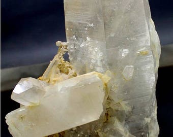 Large Natural Quartz Crystal Point Specimen from Skardu Pakistan - Healing ~ Collectible ~ 285 x 133 x 60 mm - 2855 gm