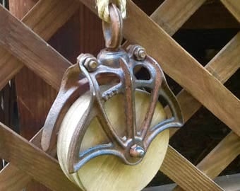 Pulley / Vintage Style Barn Pulley / Farmhouse Decor / Industrial Pully