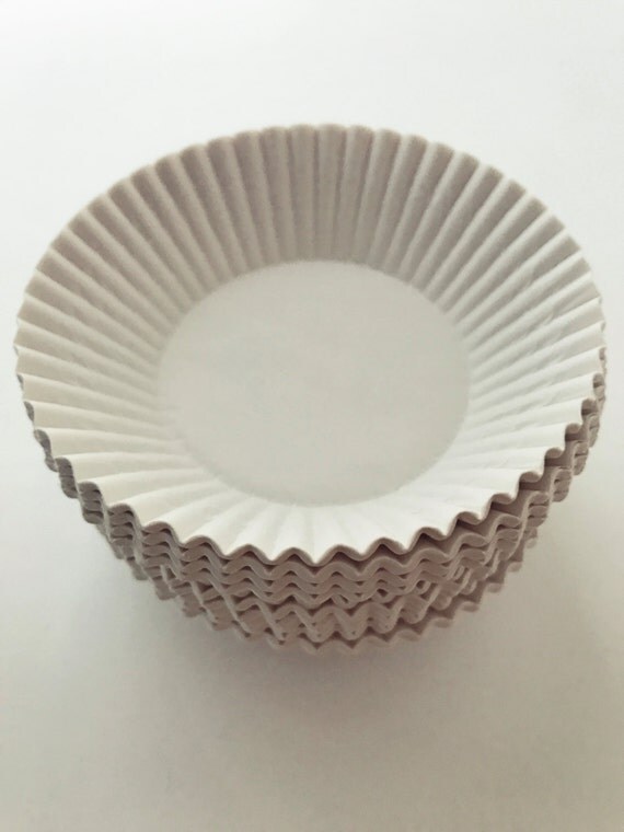 Items similar to 300 White Baking Fluted Paper Liners Cake Pie Tart