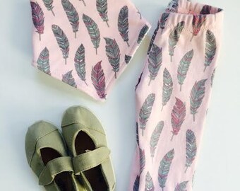 Whimsical Feather Legging (bib available)