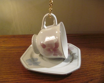 Vintage Japanese Teacup Bird Feeder. Very Pretty!