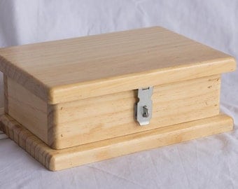 Wooden Keepsake Box - Lockable - Hinged Lid – Store Keepsakes, photos mementos