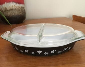 Pyrex Black Snowflake Divided Casserole Dish with Lid - pirex 17