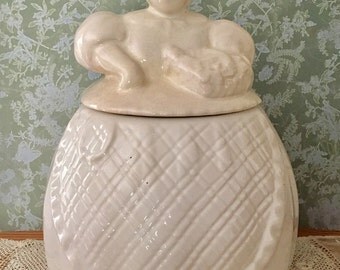 REDUCED*** Abingdon "Granny" Cookie Jar #471 -Cream color