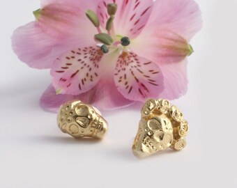 Gold Skull Earrings, Goth Earrings, Skull Stud Earrings, Skull Post Earrings, Sugar Skull Earrings, Dia De Los Muertos Earrings