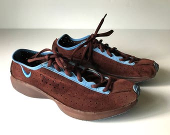 Nike Shoes, Vintage Nike Shoes, Women's Shoes, Athletic Shoes, Lifestyle Shoes, Vintage Tennis Shoes, Retro Shoes, Vintage Sneakers