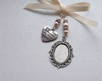 Pretty Bridal Bouquet Charm Oval Silver Locket with an "always in my heart" charm with pale pink pearls and an organza gift bag