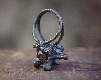 garnet + copper vertebra bone ring | Size 5.5 | labradorite ring | skeleton | goth gothic ring | bone jewelry | OOAK copper ring Uruz Metals