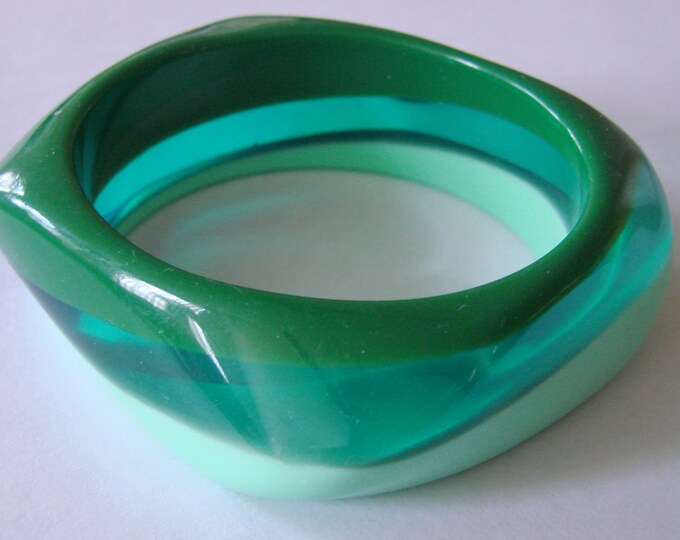 Chunky Vintage Layered Asymmetrical Lucite Bangle Bracelet Opaque Forest Green Light Green Translucent Blue/Green