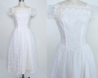 Vintage 1950s Wedding Dress 50s White Bridal Dress Full Skirt Dropped Waist Eyelet Lace