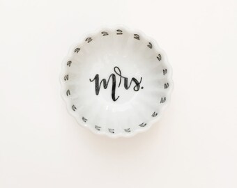 Engagement ring holder, engagement ring dish, ring holder dish, Mrs. ring holder, wedding ring holder, ring dish, bridal shower rings, Mrs.