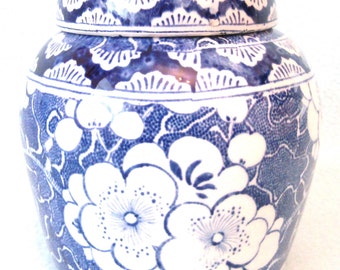 Antique Victorian Chinese Blue and White Ginger Jar Vase, Lid, Lovely Stylish Piece, Great Design, Chinoiserie, Oriental Jar, Prunus Blossom