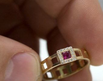 Ruby diamond ring - ruby ring vintage - diamond ruby ring - square ruby ring - Vintage Ring - Ruby engagement ring - Vintage - Halo