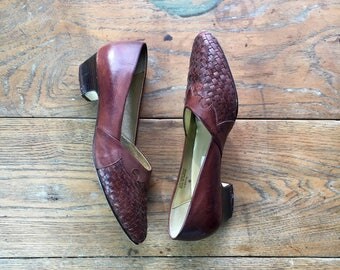 Vintage Oxblood Leather Heels | US 7 | Minimalist Fashion | 1990's
