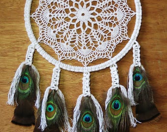 Handmade Crochet Dreamcatcher with natural feathers - Attrape rêve crochet fait main avec plumes naturelles